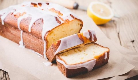 Receta del clásico bizcocho con leche condensada: tierno, aireado y muy jugoso