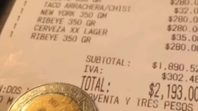 Mesero de restaurante en Puebla.