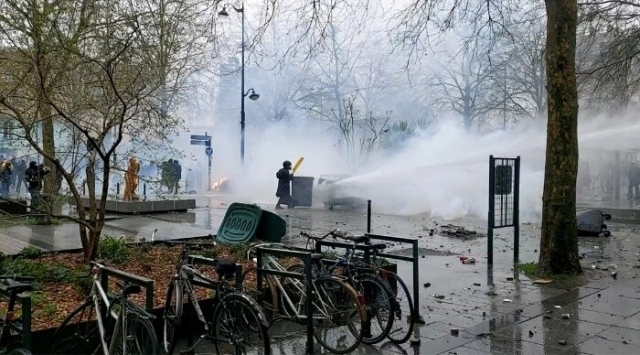 Rey Carlos III cancela viaje a Francia por manifestaciones