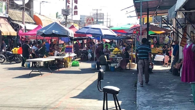 La Policía Vial vigiló el movimiento de comerciantes.  