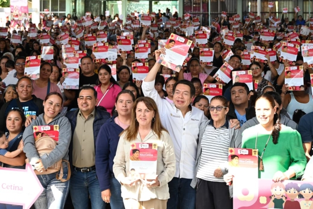 Encabezan Margarita Gonz&aacute;lez Saravia y Mario Delgado asamblea informativa de la Beca Universal 'Rita Cetina'