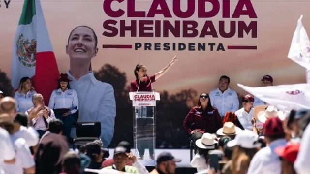 Sheinbaum promete continuar investigación sobre el caso Ayotzinapa