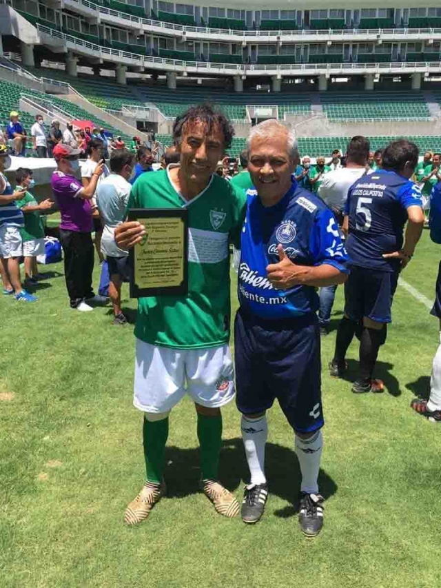 La escuadra poblana se impuso 4-0 a los veteranos del Zacatepec, en la Selva Cañera.