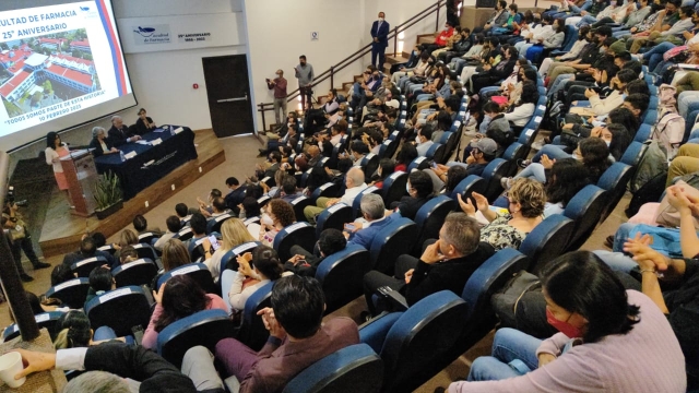 Realizan en UAEM ceremonia del 25 aniversario de la creación de la Licenciatura en Farmacia