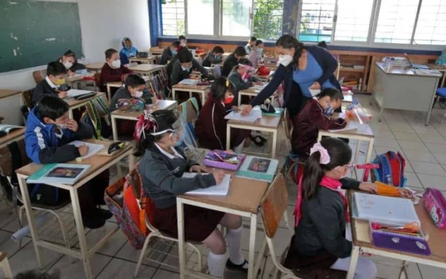 Más de 20 millones de alumnos regresaron a clases presenciales.