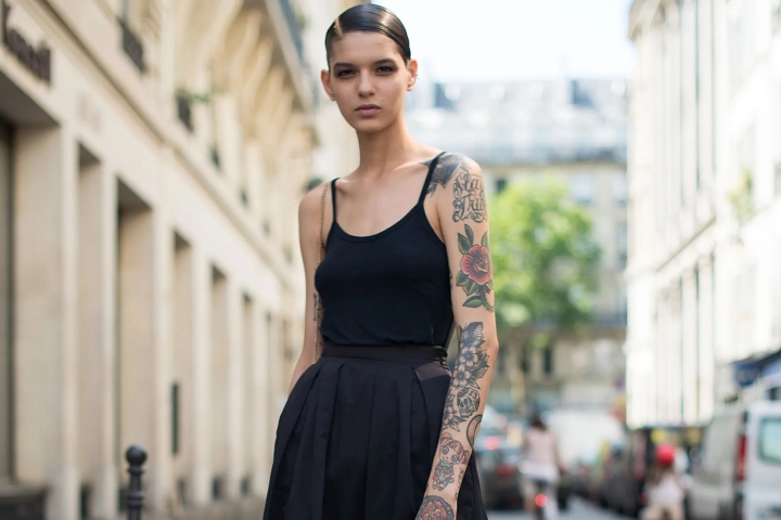 Adiós al Mito de la Ropa Blanca: El Color Ideal para el Calor