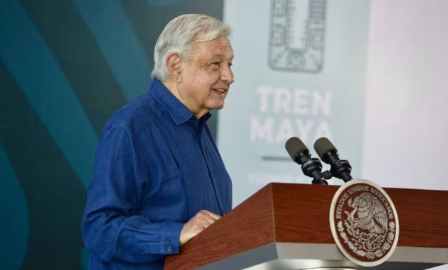 AMLO acusa a exejecutivo de Televisa por guerra sucia en 2018