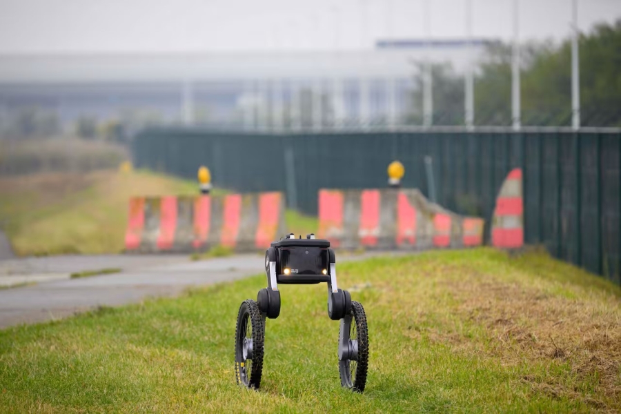 El aeropuerto de Lieja incorpora a 'Suricata', un robot guardián para reforzar la seguridad