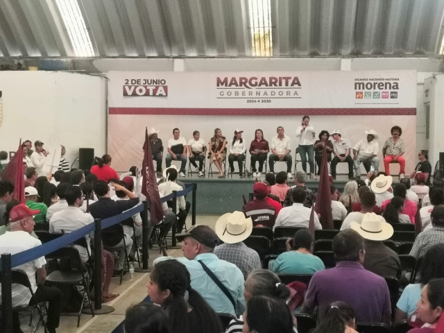 Acude Margarita González Saravia a Coatlán del Río