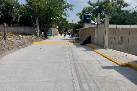 800 metros cuadrados fueron pavimentados.