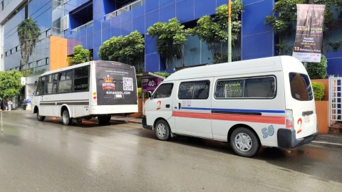 Protestan transportistas en la Coordinación General de Movilidad y Transporte contra el pirataje