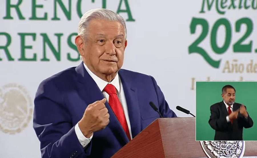 AMLO justifica sueldos de hasta 300 mil pesos mensuales en la SRE.