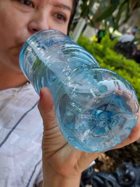 Una de las recomendaciones es la hidratación. 