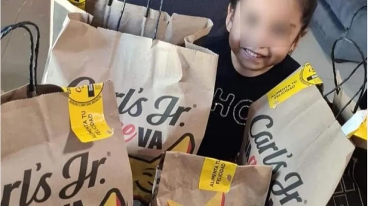 Niña pide 20 hamburguesas por app y su mamá acude a redes desesperada por ayuda