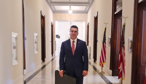 Alejandro Moreno se reúne con congresista republicana de Florida