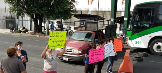 Bloquean vecinos de Ciudad Chapultepec y Revolución el bulevar Cuauhnáhuac