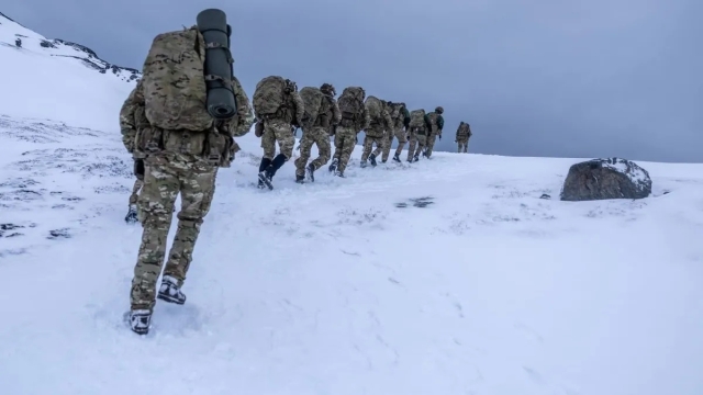 Ej&eacute;rcito dan&eacute;s mantendr&aacute; maniobras en Groenlandia para reforzar la seguridad