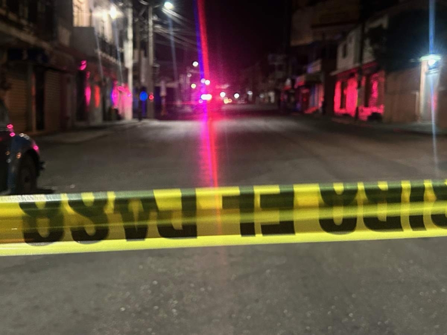 La Policía informó que a las 00:35 horas les reportaron que estaba una persona herida en la calle Nueva Inglaterra, esquina con la avenida Vicente Guerrero. 