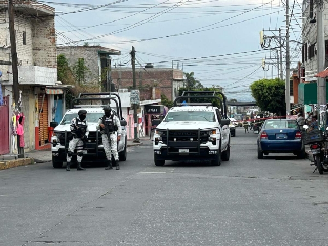   Los agresores emprendieron la huida a bordo de una moto que abandonaron unos minutos después.