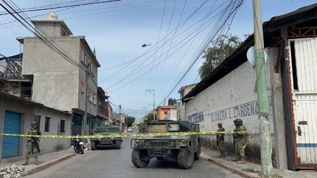   Ayer aún no habían liberado la orden de cateo.