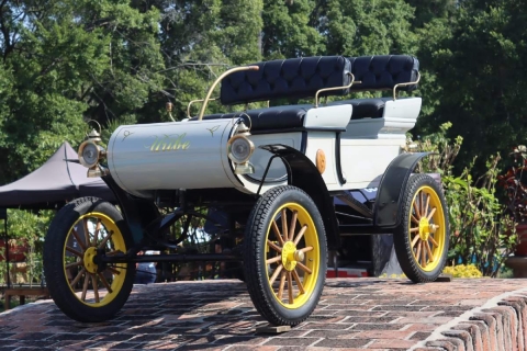 Los visitantes pudieron apreciar veh&iacute;culos cl&aacute;sicos.