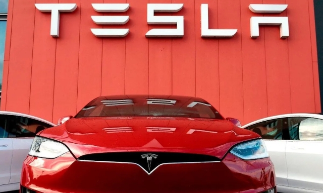 China elimina restricciones a automóviles Tesla