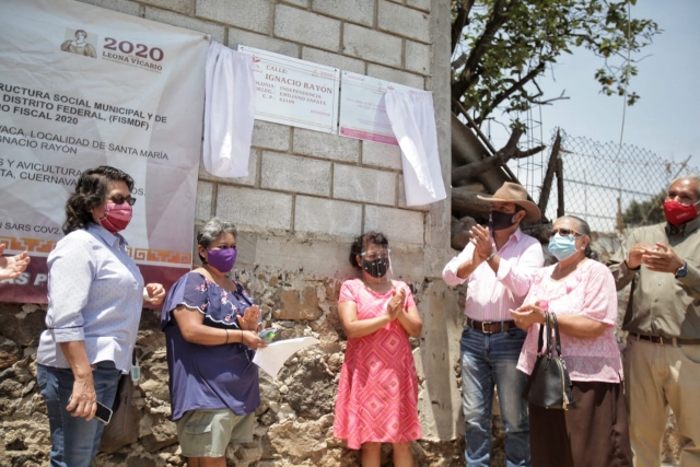 Entregan pavimentaciones en dos calles de Santa María Ahuacatitlán