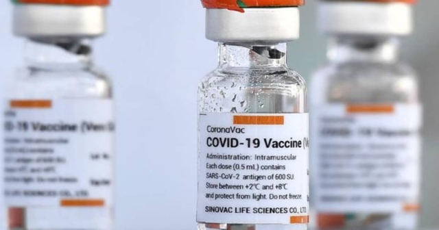 Brasil aprueba vacuna CoronaVac para niños de 6 a 17 años.