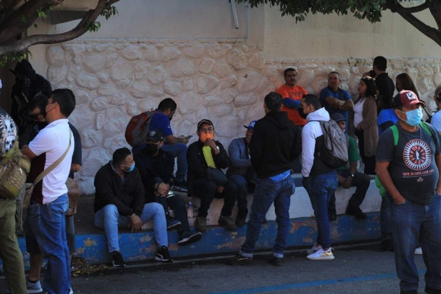 La protesta inició la mañana de ayer en la sede del SAPAC. 