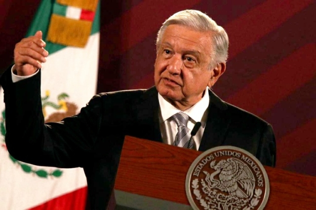 Tras salida del GIEI, AMLO promete seguir con investigación de Ayotzinapa