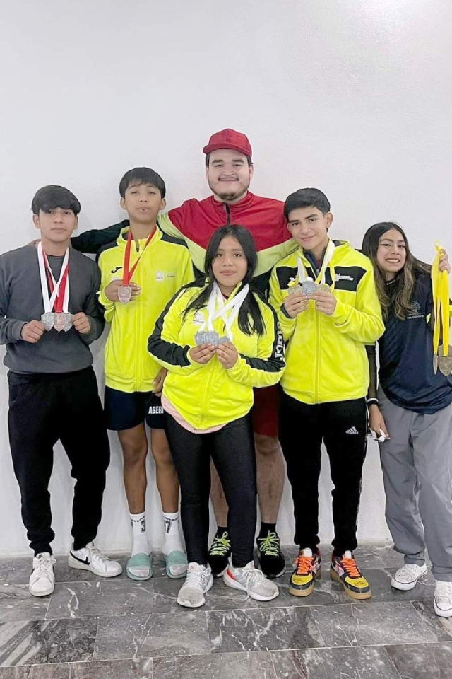 Los pesistas ixtlecos trajeron varias medallas a Morelos.