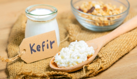 Kéfir: el superalimento fermentado que fortalece tu salud intestinal e inmunológica