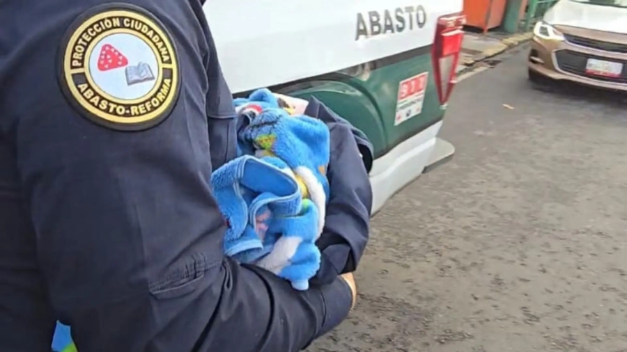 Encuentran a recién nacido en baño del Metro de la alcaldía Iztapalapa