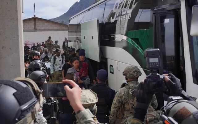 Localizan a más de 700 migrantes en una bodega de Tlaxcala