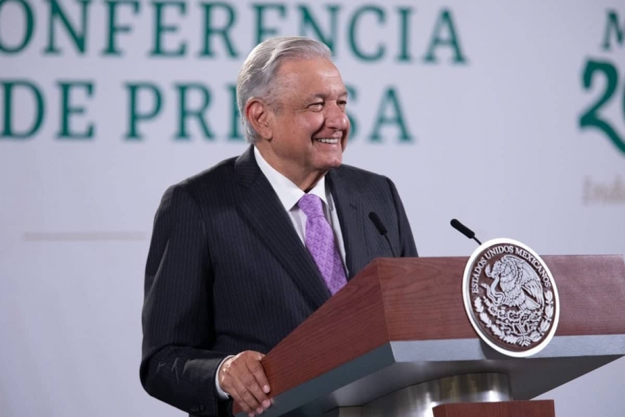 AMLO asegura que ha cumplido 98 de sus 100 compromisos.