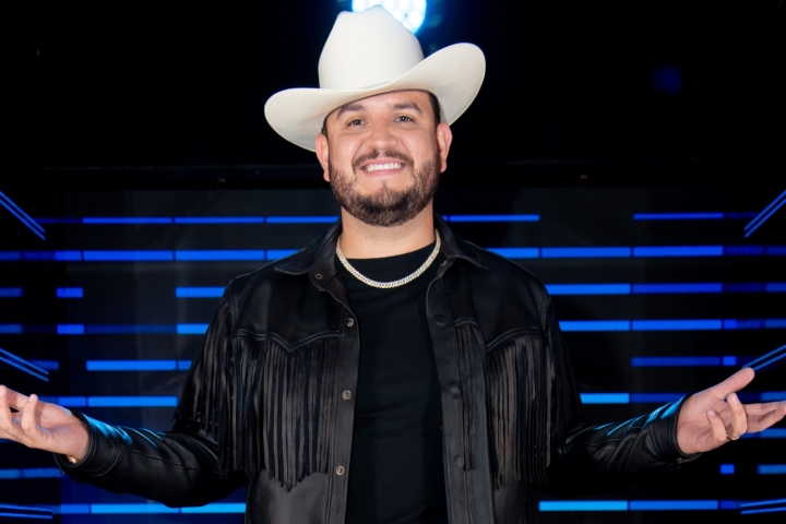 Edén Muñoz enfrenta multa millonaria en Querétaro por cantar un corrido no autorizado