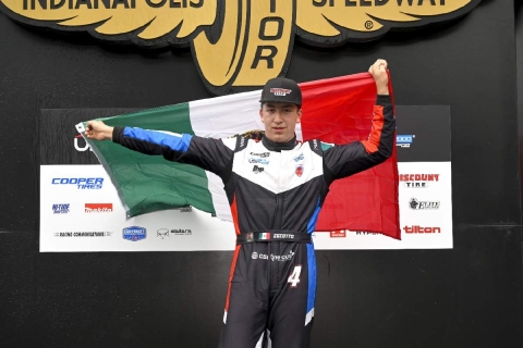 En 2023, Ricardo Escotto ganó en el circuito de Indianápolis y actualmente se ubica en el top 10 del campeonato INDY NXT. 