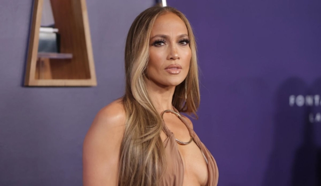Jennifer Lopez celebra 56 años con fiesta en Turquía y estrena canción especial