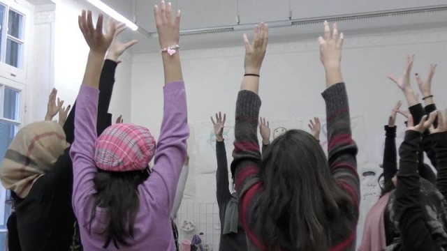 Irán ordena investigar ‘envenenamiento’ a niñas en escuelas públicas
