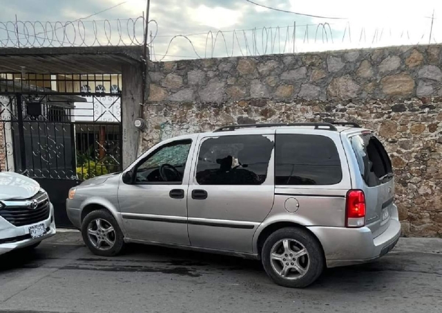 En la zona quedaron algunos vehículos con daños.