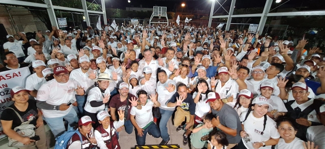 Marea guinda recorre calles de las colonias El Capiri y Atenatitlán en Jiutepec