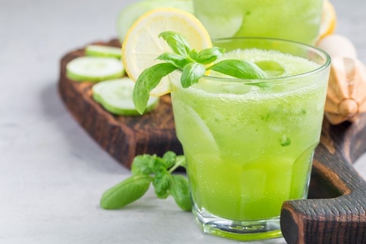 Agua de pepino con limón, desintoxica el cuerpo de los excesos navideños