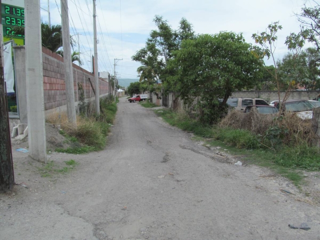 La ayudante municipal de la colonia Constitución del 57 asegura que esa localidad no aparece en los mapas, por lo que solicitó la intervención del municipio.