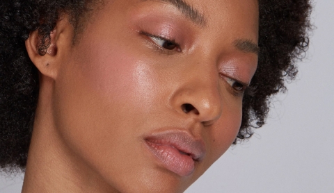 Champagne Cheeks: la técnica de blush que está revolucionando el maquillaje