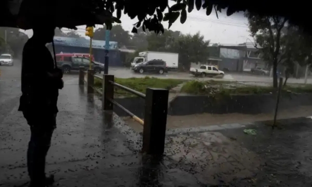 Guatemala y Nicaragua suspenden clases ante posible impacto de la tormenta Julia
