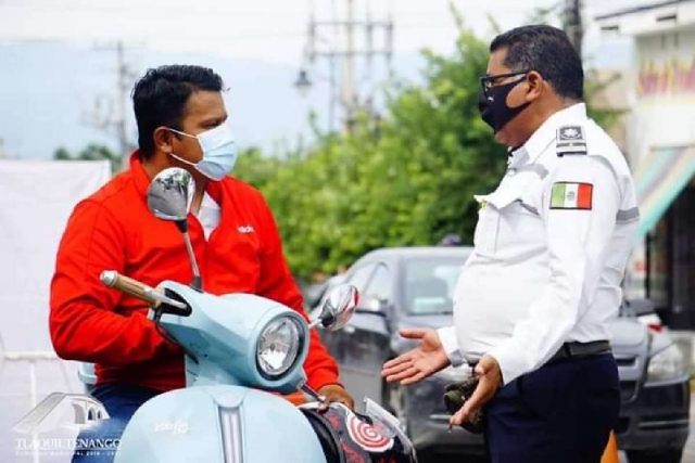 Entre las recomendaciones se encuentra el uso de casco entre motociclistas.