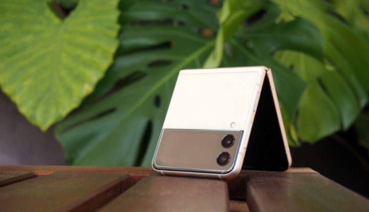 Samsung vendió más smartphones plegables en un mes de 2021 que en todo 2020