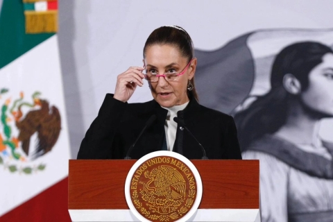 Sheinbaum lamenta muertes por desplome de aeronave de la Marina en Texas