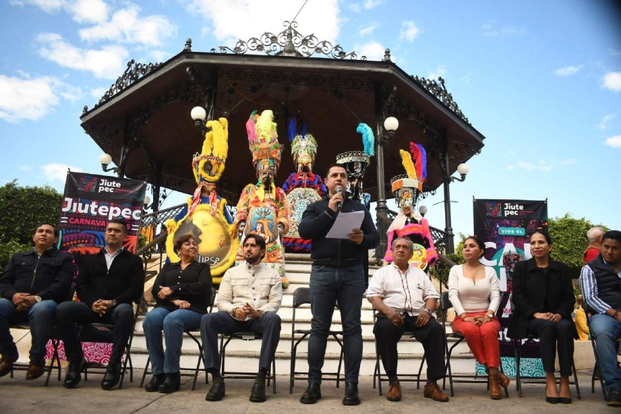 El alcalde de Jiutepec, Éder Rodríguez, y el secretario de Turismo, Daniel Altafi, encabezaron la presentación del Carnaval 2025 de ese municipio, que arrancará de manera formal el 23 de enero con el “show de las viudas”.  