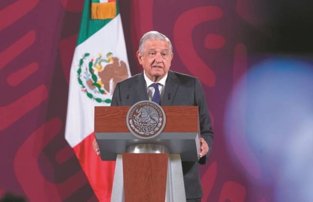 AMLO acusa al INE de esconder las casillas para la revocación